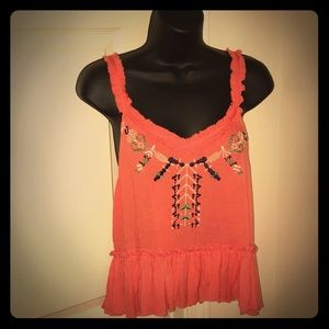 Tribal top